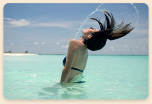 Travel flights to Los Roques and enjoy the beautiful beaches.
