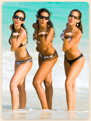 los-roques-national-park-women-on-beach-vacation