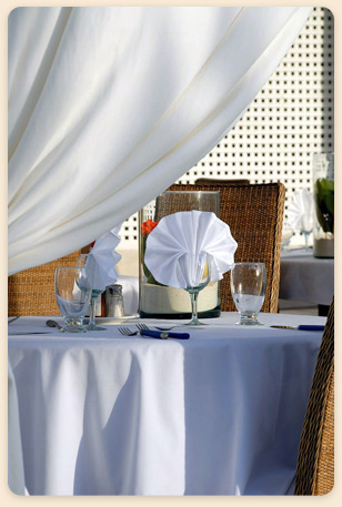 Posada Mediterraneo hotel table, Los Roques, Venezuela